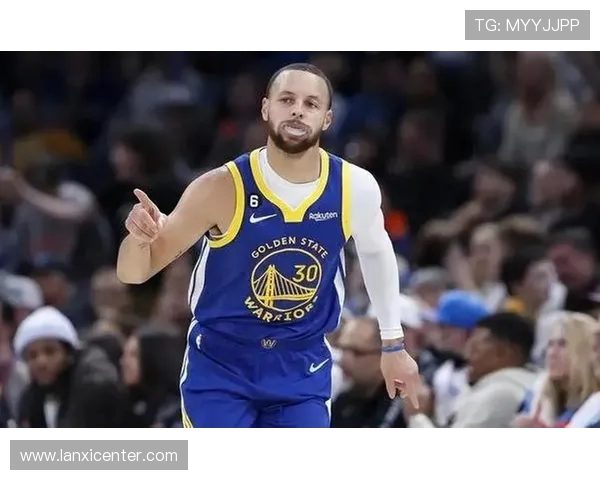FIBA社媒提问你们观看詹姆斯杜兰特库里的赛季经历有多少个了